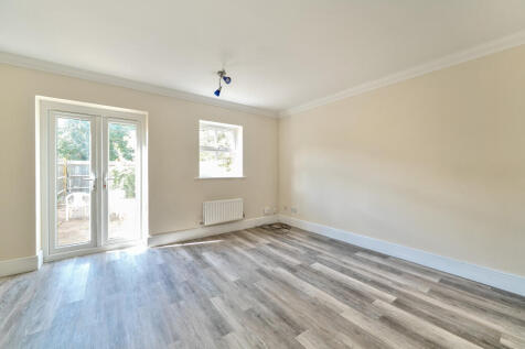 Sitting/Dining Room