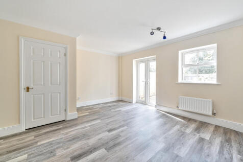 Sitting/Dining Room