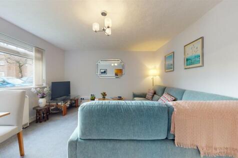 25-Woodside-Court-11272024_130818.jpg