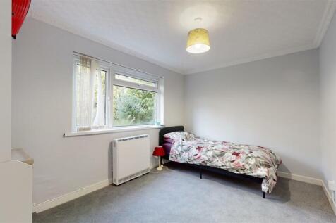 25-Woodside-Court-11272024_131837.jpg