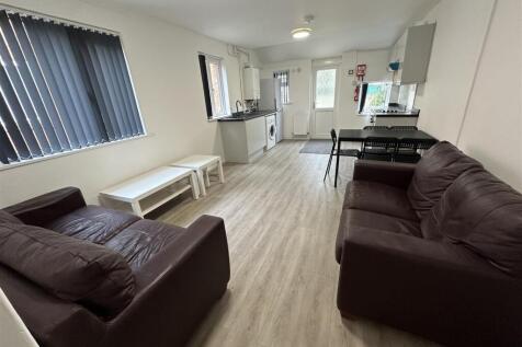 Lounge, kitchen.JPG