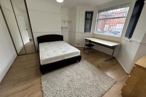 GF bedroom.JPG