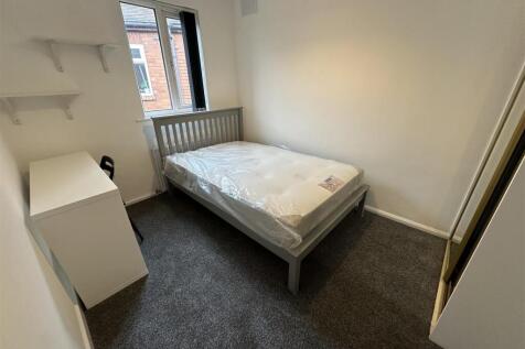 FFR bedroom.JPG