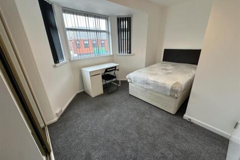FF front bedroom.JPG