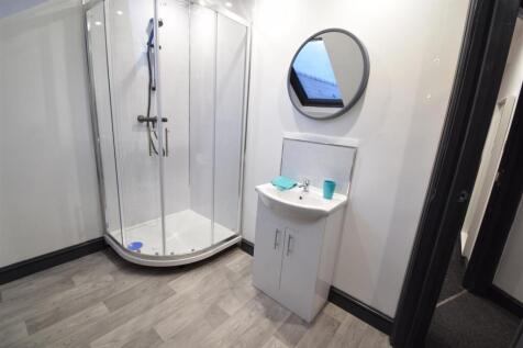 Bathroom 2.JPG
