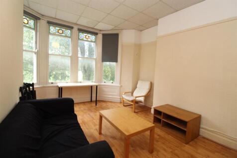 Flat 2 25 NR Lounge.jpg