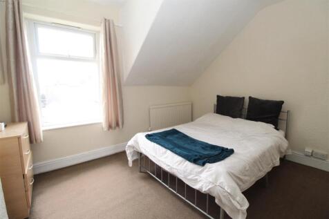 F4 25 NR bed 1.jpg