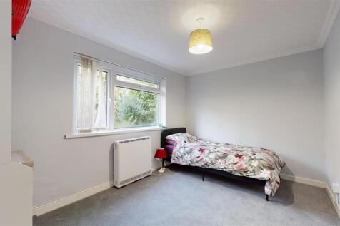 25-Woodside-Court-11272024_131837.jpg