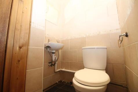 MINNY STREET CURRENTLY