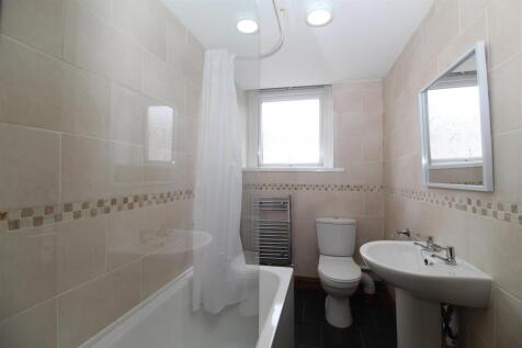 MINNY STREET CURRENTLY