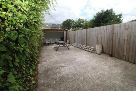 MINNY STREET CURRENTLY