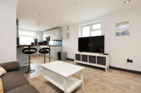 Kitchen living (2).jpg