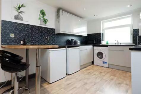 Kitchen living (4).jpg