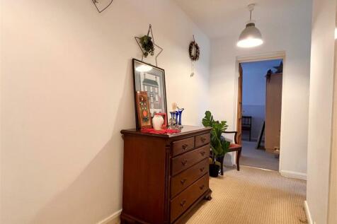 Denewood - Hallway.jpg