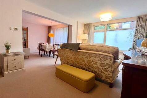 Denewood -Sitting Room 2.jpg