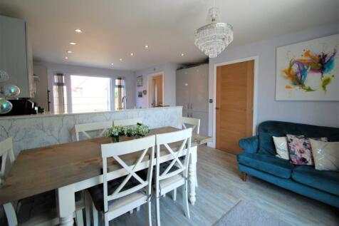 Poppy Road- Dining.JPG