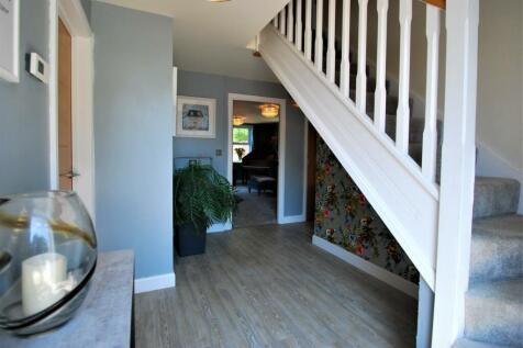 Poppy Road- Hall .JPG