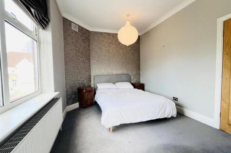 Knutsford Road - Bed 2.jpg