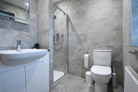 Bletchley - Ensuite.JPG