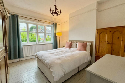 72 Heyes Lane- Bedroom 2.png