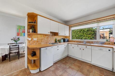 3 Cobbetts Way-11.jpg