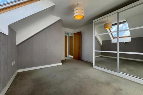 Central Bedroom.jpg
