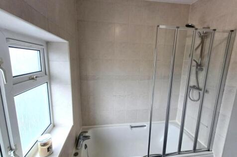 Bathroom1.jpg