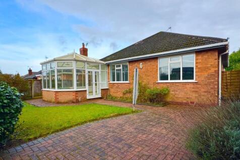 9 Stanneylands Drive - Rear Garden.jpg