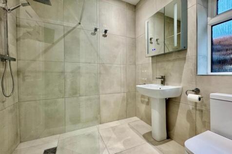9 Stanneylands Drive - Shower Room.jpg