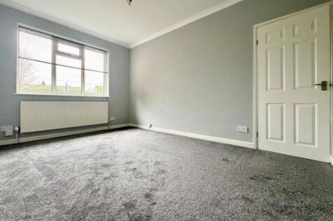 9 Stanneylands Drive - Bed 2.jpg