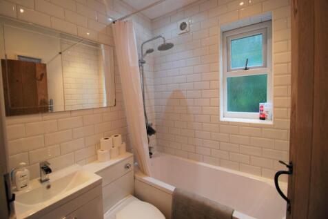 36 PR - Bathroom .jpg