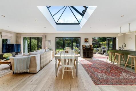 37 Strawberry Lane41.jpg