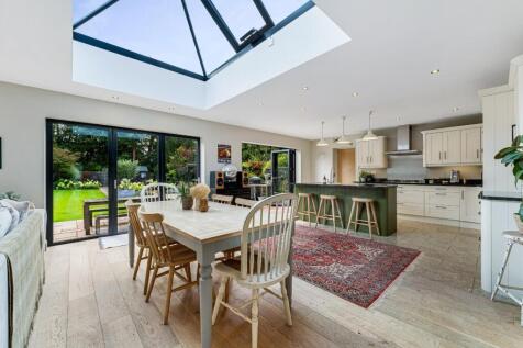 37 Strawberry Lane42.jpg