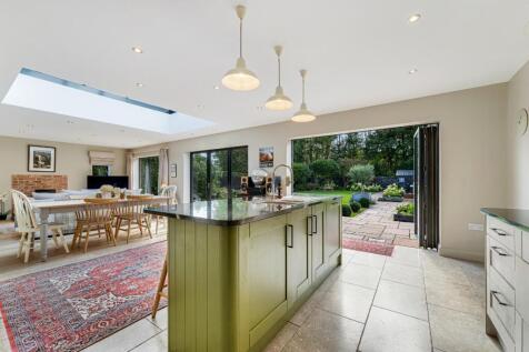 37 Strawberry Lane34.jpg