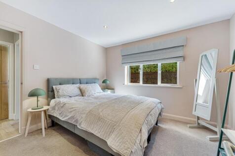 37 Strawberry Lane4.jpg