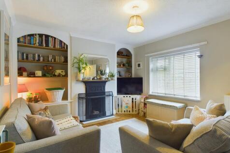 02A Sitting room ...