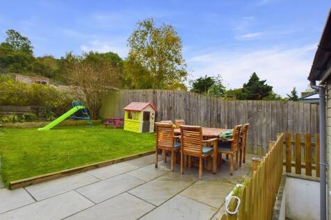 09A Patio CAM0390...