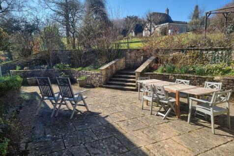 GARDEN PHOTOGRAPH...