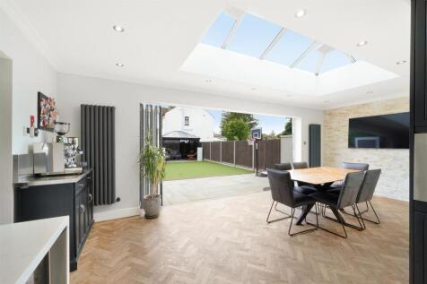 42 Sinclair Road - z2dpAKY3WJ1fN5LuVmOc.jpg