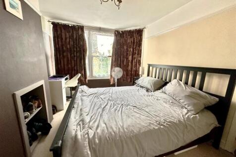 Large Bedroom.jpg