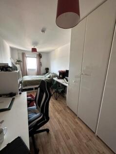bedroom part 2.jpg
