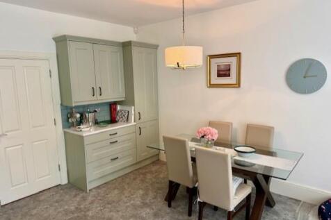 Woodend Kitchen Dinner.jpg