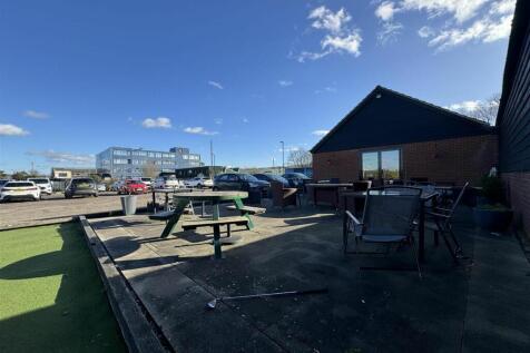 Waltham Abbey Driving Range, Brooker Road Waltham Abbey, EN9