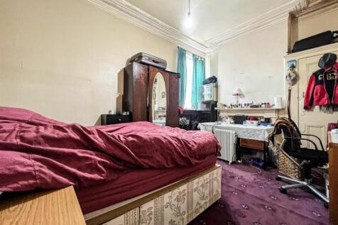 High Road E11