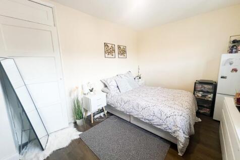 Arundel Close E15