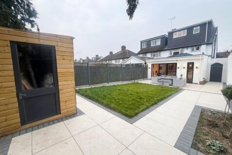 St. Barnabas Rd IG8