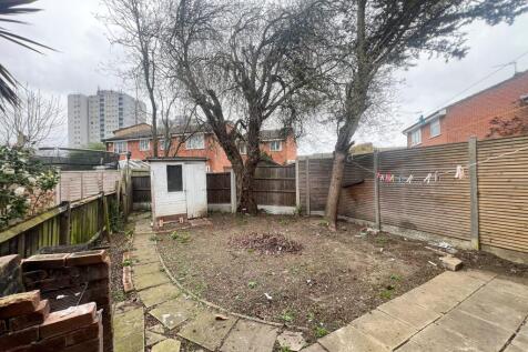 Gurney Close IG11