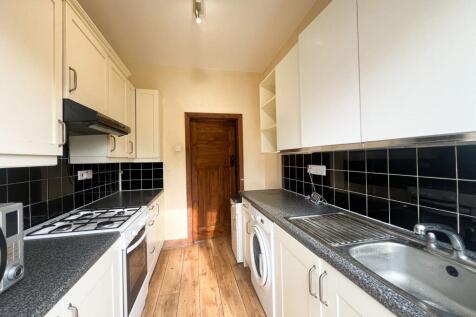 Whalebone Ln North RM6