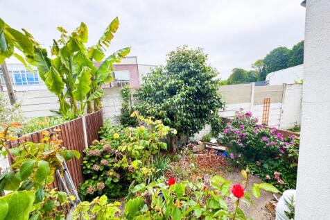 Tallack Road E10