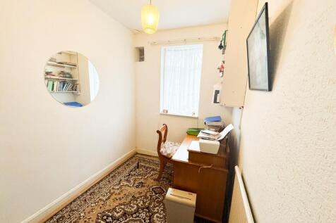 Tallack Road E10